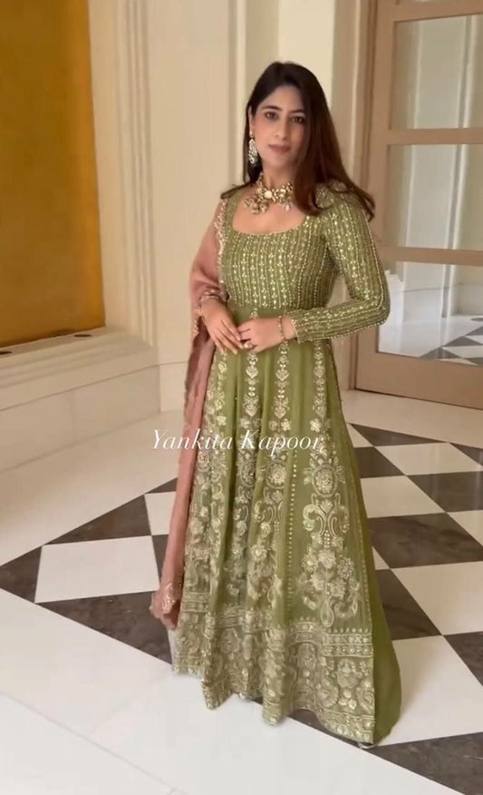 HAVY FOUX GOARGATE WITH EMBROIDERY WORK AND ELASTIC WITH LACE BORDER WORK BOTTOM KURTI