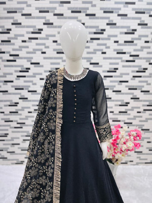 SLEEVES FANCY SEQUANCE AND JARI WORK,YOKE NECK POTLI GOWN