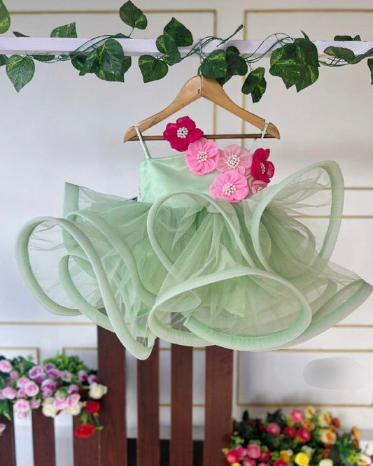 HEVY NET FULL FLAIR WITH ATTACHED BORING PATTI AND BEAUTIFUL FLOWERS WITH BEADS WORK FROCK