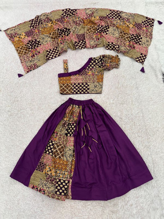 Pure reyon Cotton and Reyon Print With Siroski Diamond Kali.