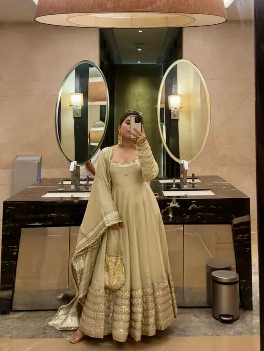 Gown Febrics Chinon Silk Heavy Quality Fabric With mate 9mm Sequence Embroidery Sleeve Sequence Lece ,With Creap Pant , Duptta For, Sequence lace broder