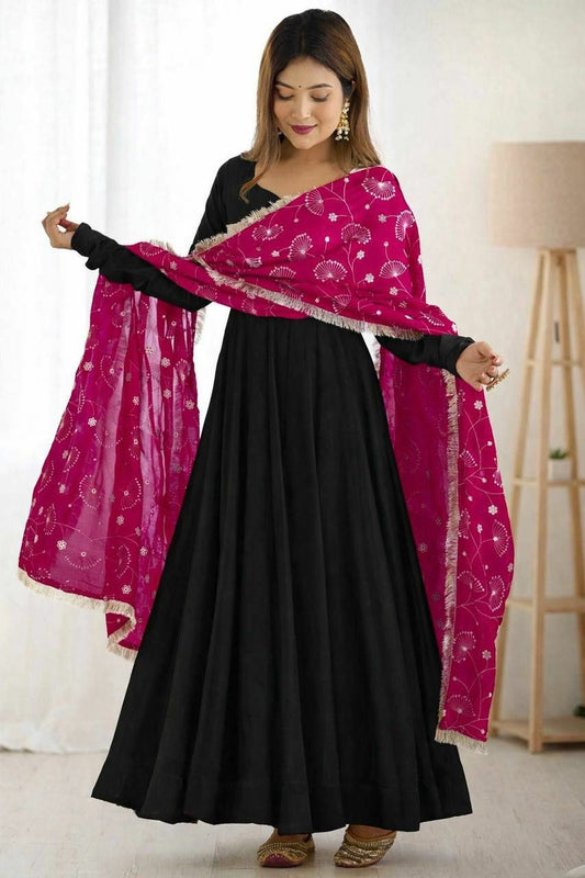 ELEGANT BLACK ANARKALI WITH PINK BANDHANI DUPATTA