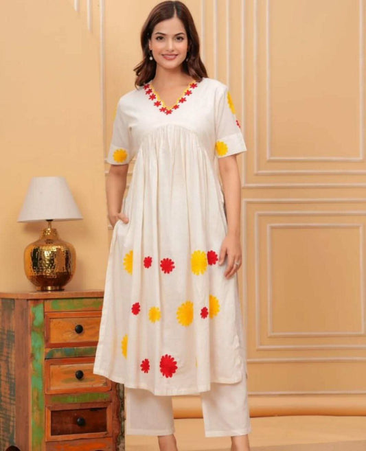 Featuring beautiful Heavy Suit Set