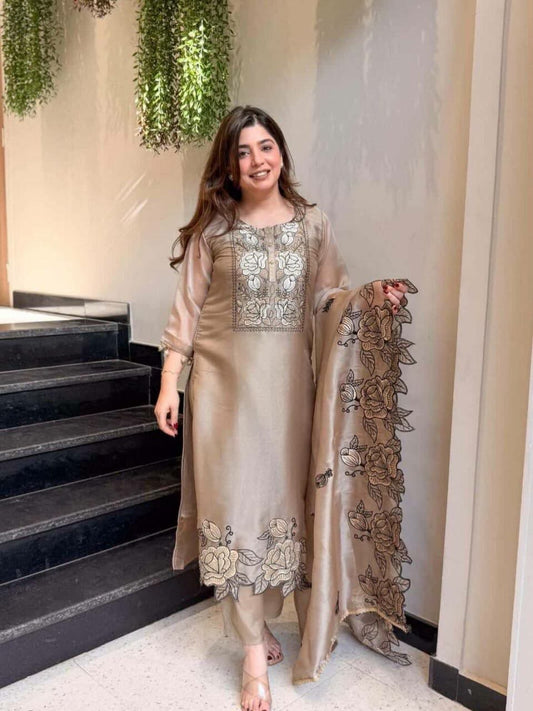 Elegant Blush Pink Embroidered Kurti with Straight Pants - Luxury Ethnic Party Wear - Traditional Salwar Kameez with Intricate Black Threadwork for Festivals