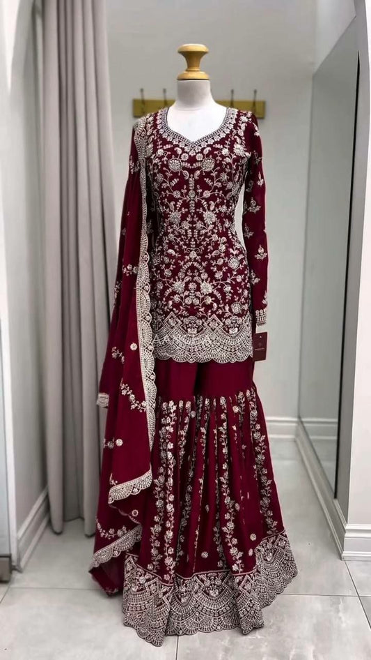 Sarara And Kurti