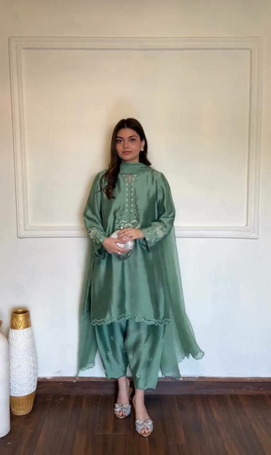 Kurti And Pent