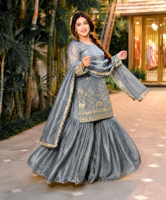 Sarara And Kurti