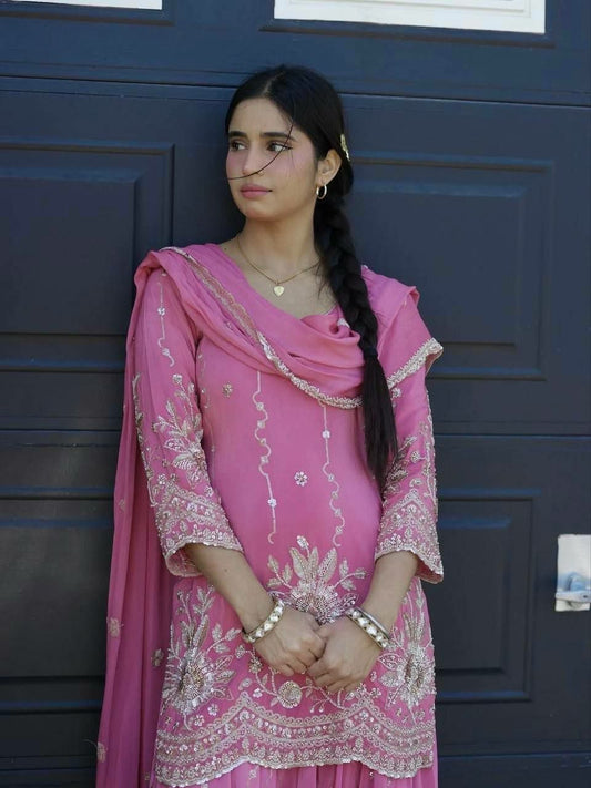 Sarara And Kurti