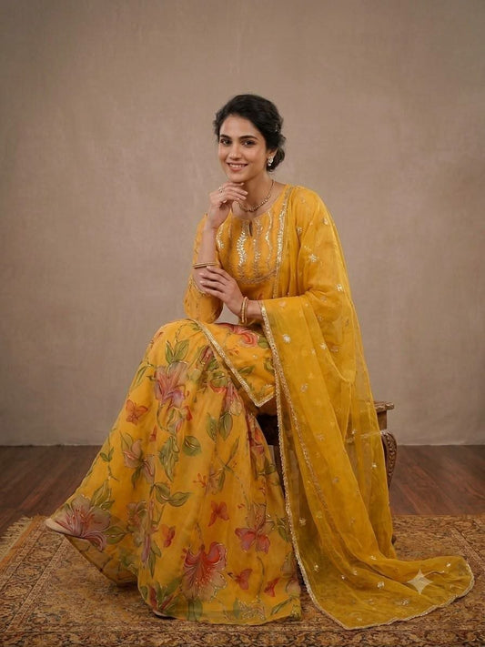 Sarara And Kurti