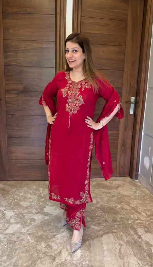 Pent And Kurti