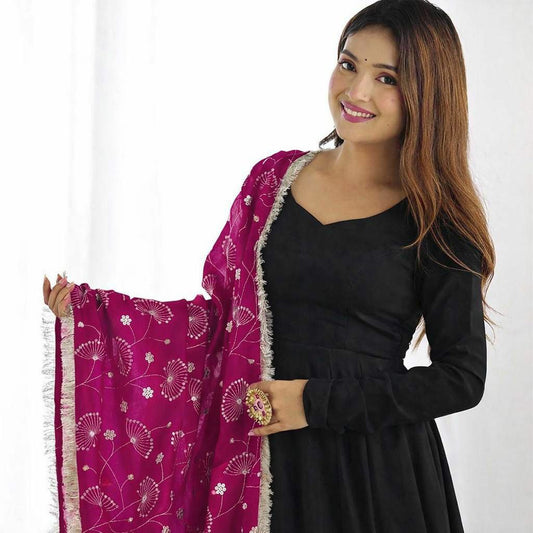 ELEGANT BLACK ANARKALI WITH PINK BANDHANI DUPATTA
