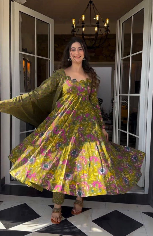 Heavy Cotton Silk Material With Digital Print ( Fully Sleeves ) Anarkali