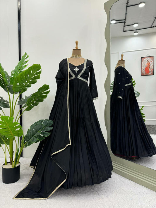 New Arrival Round Kurti Pair For Women For Wedding And Festival