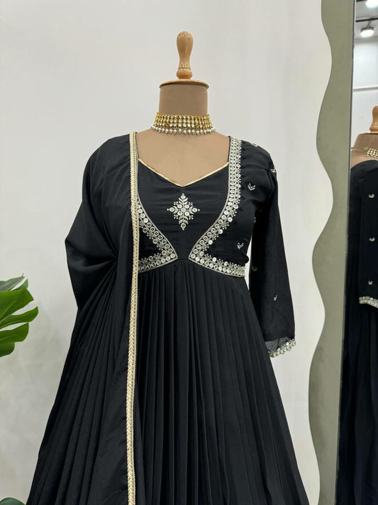 New Arrival Round Kurti Pair For Women For Wedding And Festival