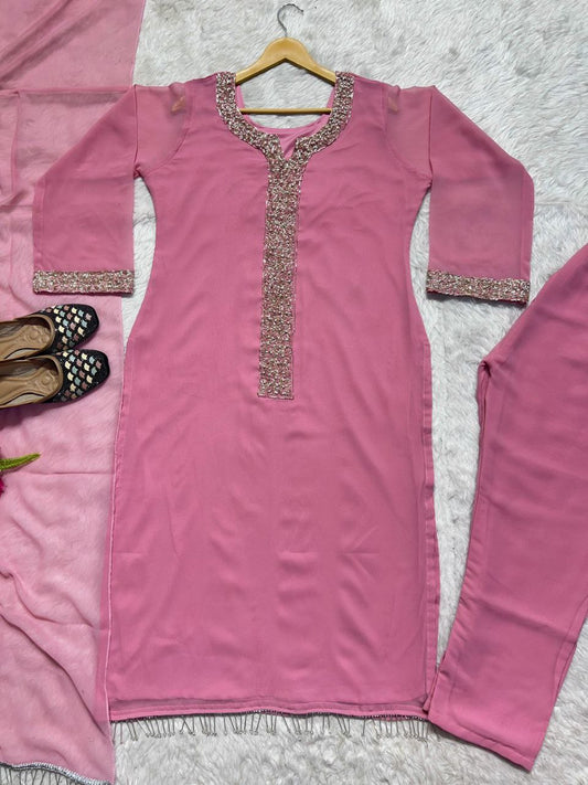 New Simple and Sobr Kurti For Women For Daily Wear