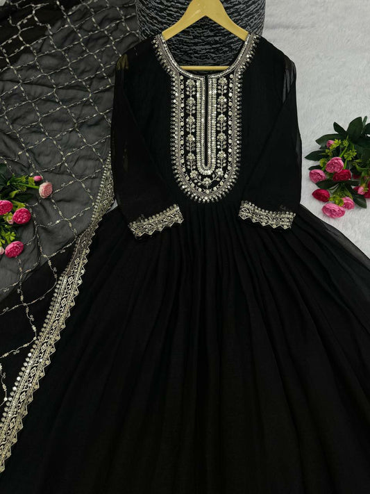 Heavy Blooming Shimmer Silk And Sleeve With Work Gown