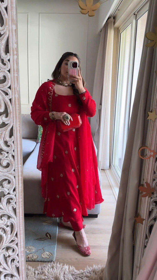 Faux Georgette And Beads With Moti With Thread With Sequence And Four Side Lace Border Dress