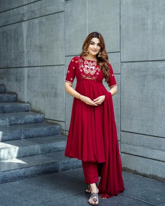 Roman Simmer Silk With Fency Neck With Elastic Pent Type Gown