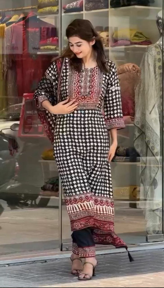 Krti Suit Set&nbsp; seems to be a party wear outfit made from maslin&nbsp; fabric with Maslin&nbsp; Duptta.(3-Puair)