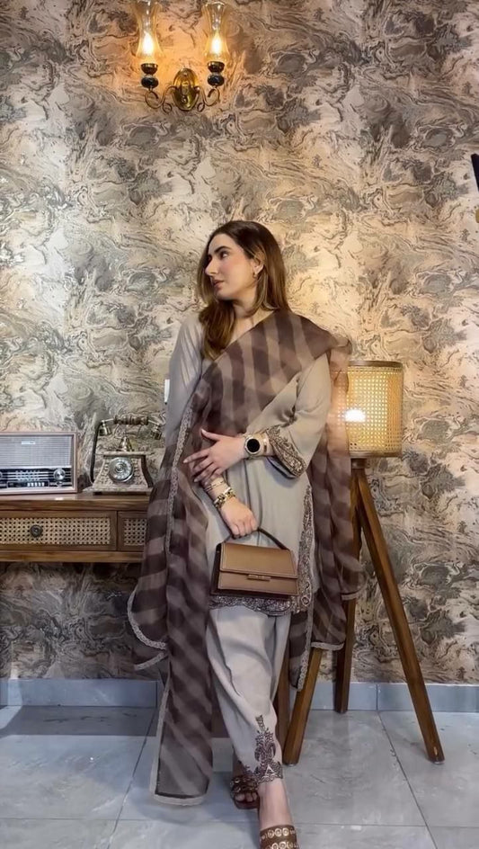 Fox Georgette And Embroidery Thread Work With Elastic And Digital Print With Lace Border Dupatta Type Farshi Palazzo Dress