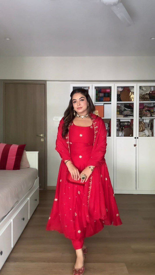 Faux Georgette And Beads With Moti With Thread With Sequence And Four Side Lace Border Dress
