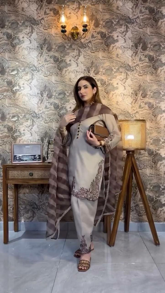 Fox Georgette And Embroidery Thread Work With Elastic And Digital Print With Lace Border Dupatta Type Farshi Palazzo Dress