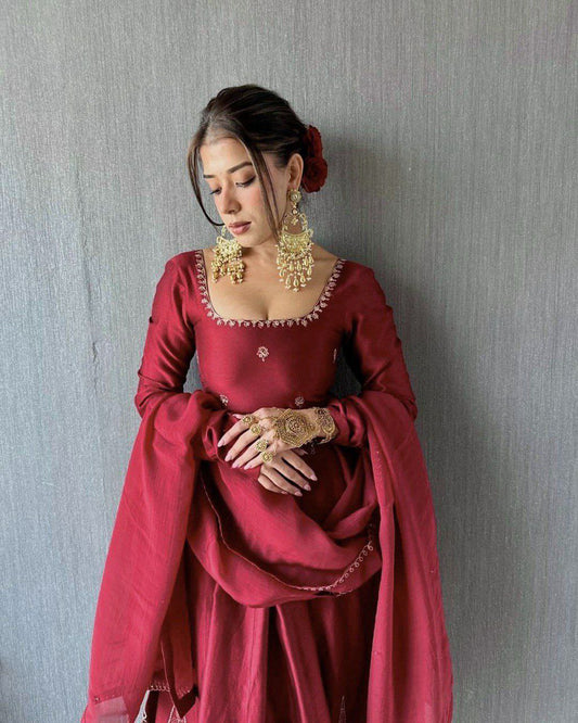 Natural Crepe With Inner And Thread & Sequence Work Type Anarkali Dress & Pent