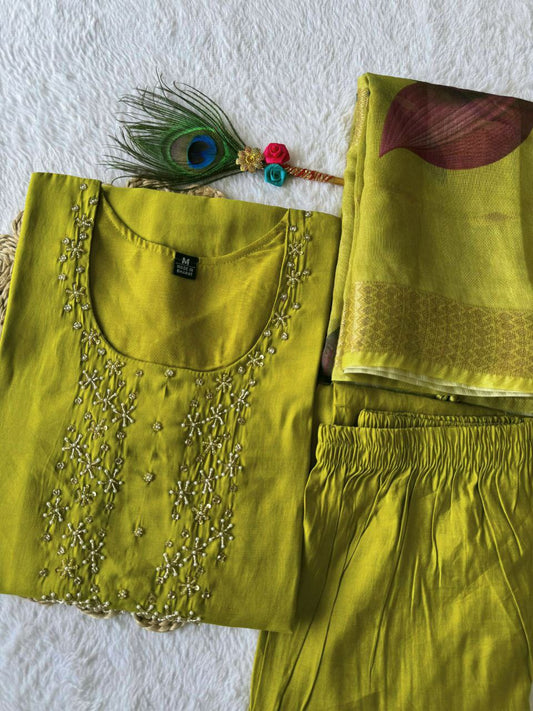 Heavy Chanderi Jecard With Digital Print With Latkan Kurtis