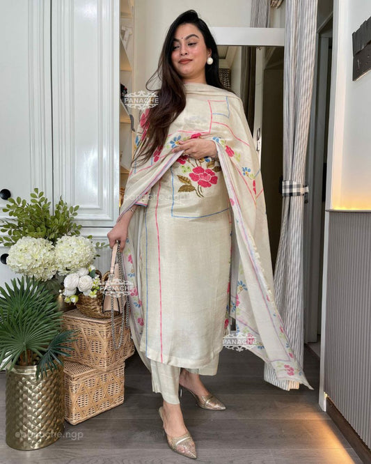It comes with pure cottton lining Fabric Muslin