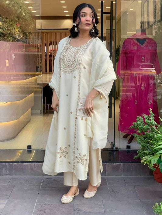 Heavy Georgette with Less Border