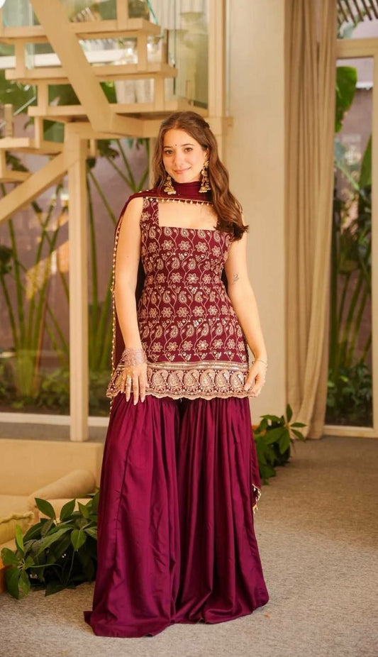 Sarara And Kurti
