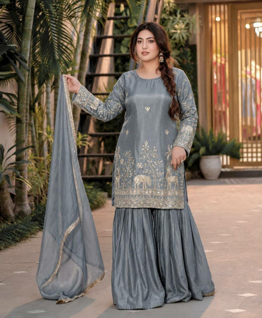 Sarara And Kurti