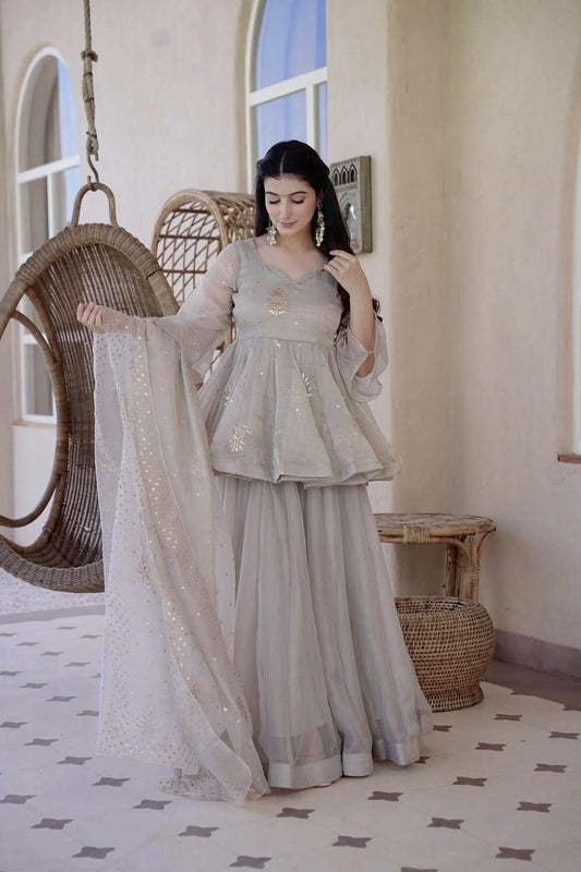 Sarara And Kurti