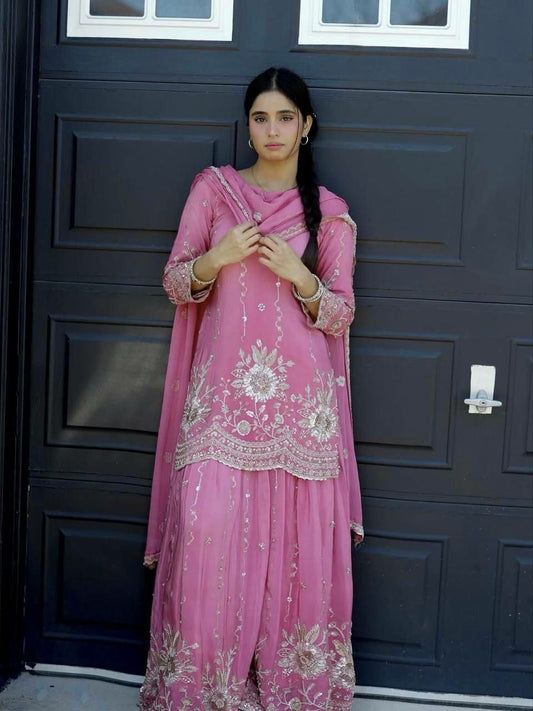 Sarara And Kurti