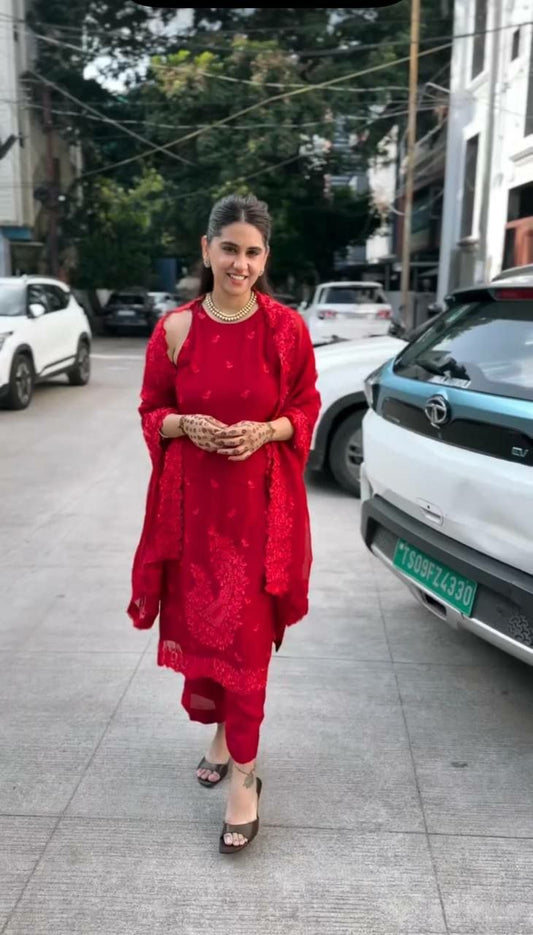 Pent And Kurti