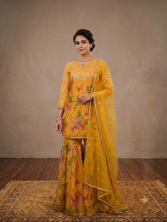 Sarara And Kurti