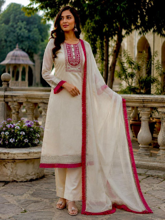 Pent And Kurti