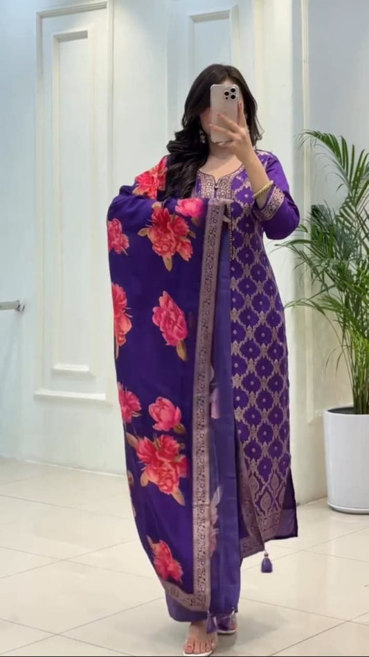 BANARASI JARI SMOOTHING WORKS  In comes with a pure  cotton Lining