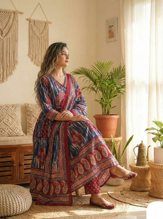 Flaired block Print stright Suit With EMBROIDERY HANDWORK Hilighting on your neck Beutiful Full length DUPPTA  Stright pent  Beutiful DUPPTA FULL 3 PIECE SET