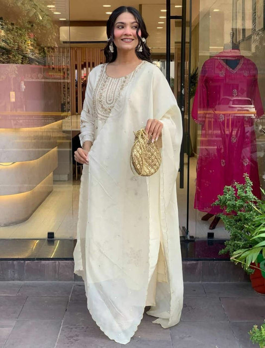 Heavy Georgette with Less Border