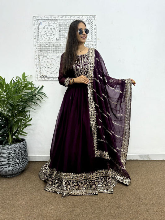 Heavy Blooming Shimmer Silk And Sleeve With Work Gown