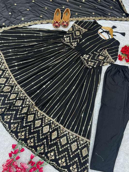 ĐĚSIGNER PARTY WEAR LOOK GOWN WITH PANT AND EMBROIDERY WORK FOR WEDDING WEAR