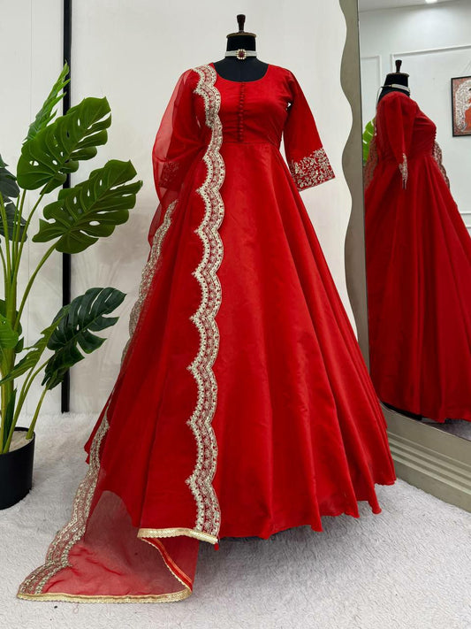 Tapeta Silk Inner Work Round Kurti For Women