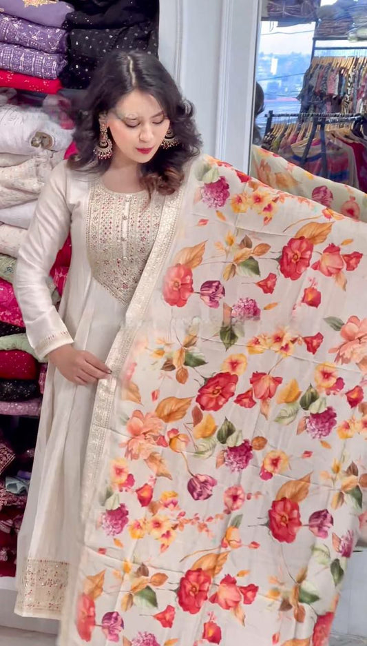 3 PIECE GOWN WITH PENT AND BEAUTIFUL DUPATTA FABRICS DETAILS GOWN